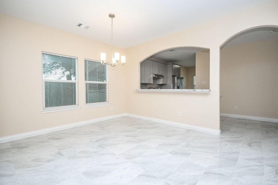 Spacious, unfurnished interior of a new home in , Houston (Image 17).