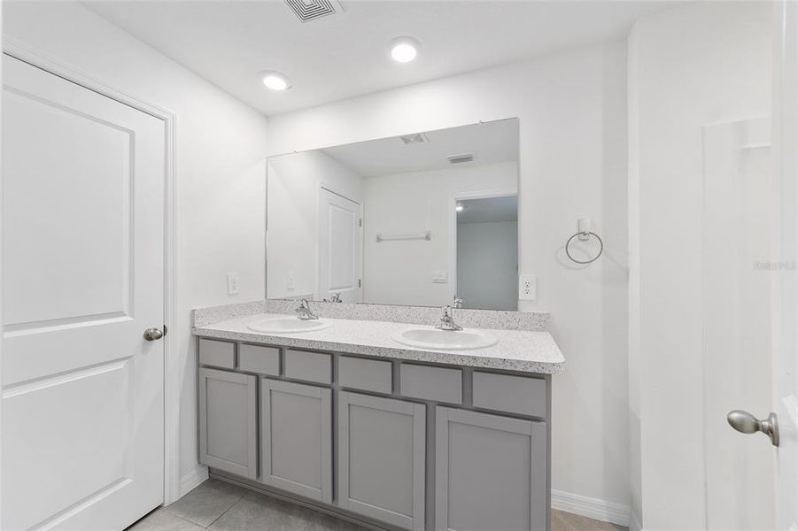 Furnished interior view inside a new home in Ocala Crossings South, Ocala (Image 11). Furnished interior view inside a new home in Ocala Crossings South, Ocala (Image 11).