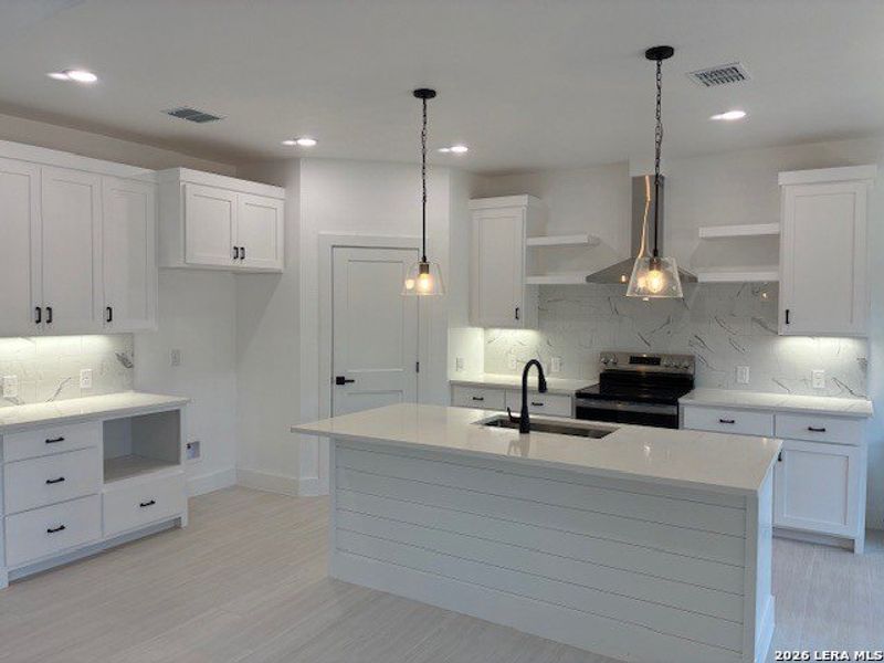 Furnished interior view inside a new home in , Canyon Lake (Image 7).