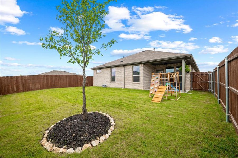 Exterior details and patio area of a home in , Cleburne (Image 22).