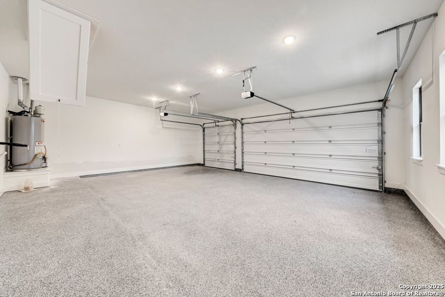 Spacious, unfurnished interior of a new home in , Boerne (Image 21).