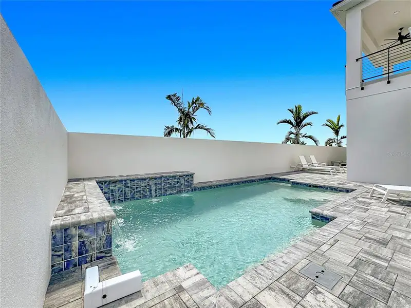 Exterior details and patio area of a home in , Bradenton (Image 28).