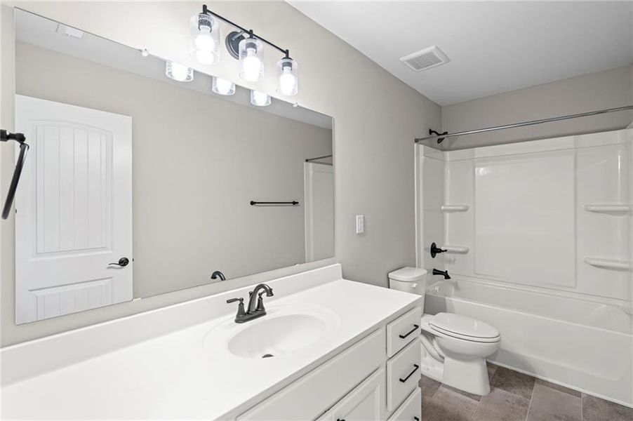 Furnished interior view inside a new home in Twin Lakes, Braselton (Image 6).