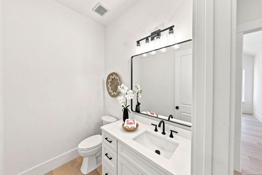 Furnished interior view inside a new home in , Boerne (Image 6).
