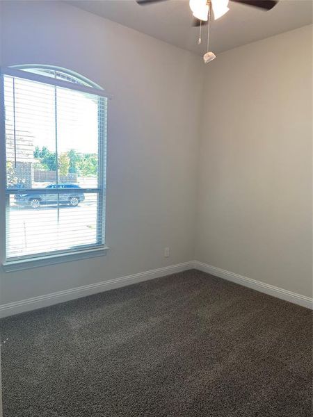 Spacious, unfurnished interior of a new home in Bear Park Estates, Euless (Image 11).
