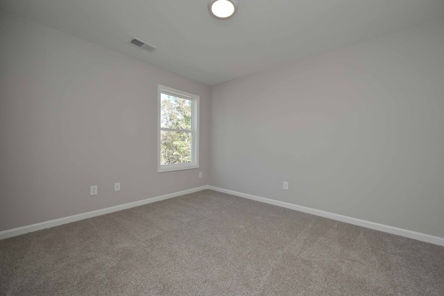 Spacious, unfurnished interior of a new home in Lake Shore, Temple (Image 25).