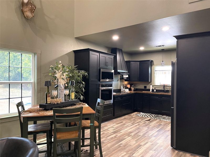 Furnished interior view inside a new home in , Groesbeck (Image 26).