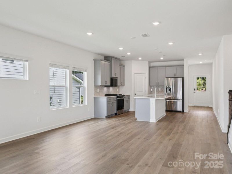 Photo is not of the actual home, but is an inspirational photo of builder’s model home and may depict options, furnishings, and/or decorator features that are not included Photo is not of the actual home, but is an inspirational photo of builder’s model home and may depict options, furnishings, and/or decorator features that are not included