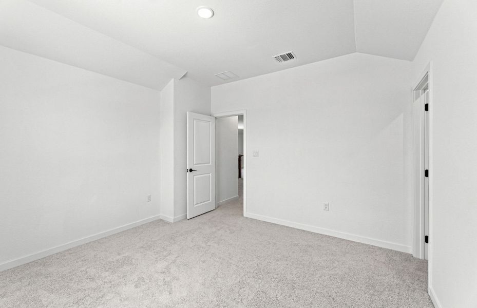 Spacious, unfurnished interior of a new home in Kuempel Farms, Pflugerville (Image 48).