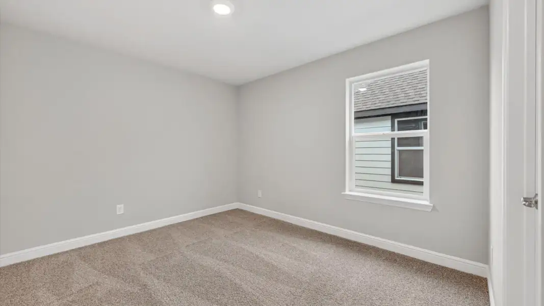 Spacious, unfurnished interior of a new home in Parkerville Meadows, DeSoto (Image 17).