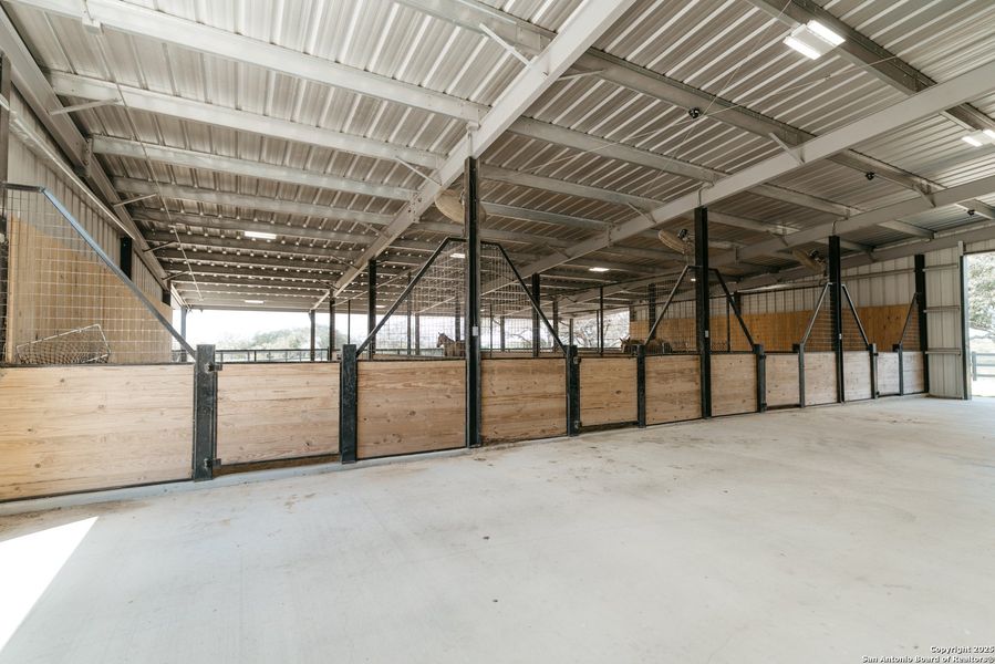 Community amenities in , Victoria (Image 28).