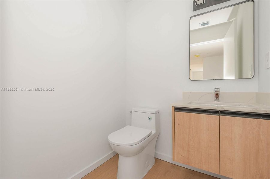 Furnished interior view inside a new home in , Fort Lauderdale (Image 9).