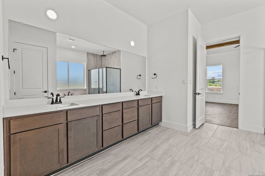 Furnished interior view inside a new home in , La Vernia (Image 12).