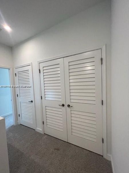 Spacious, unfurnished interior of a new home in Tradition - Cadence - Townhomes, Port St. Lucie (Image 11).