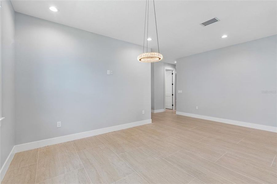 Spacious, unfurnished interior of a new home in , Tampa (Image 50).