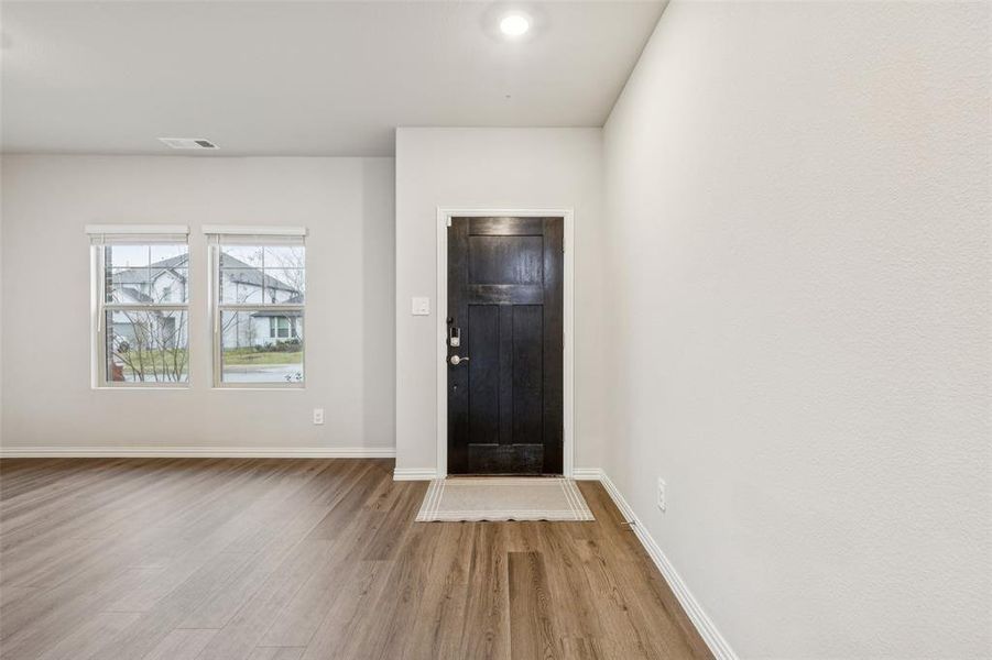 Spacious, unfurnished interior of a new home in Wolf Creek Farms - Signature Series, Melissa (Image 19).