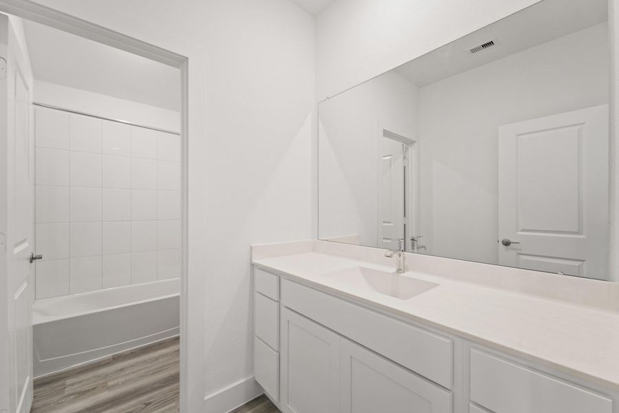 Furnished interior view inside a new home in Riverside Estates, Mont Belvieu (Image 7).