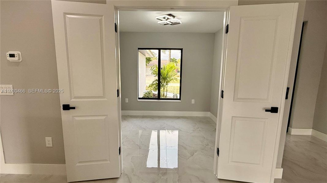 Spacious, unfurnished interior of a new home in , Lehigh Acres (Image 15).