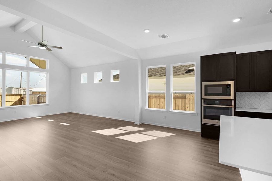Spacious, unfurnished interior of a new home in Briarwood, Elgin (Image 12).