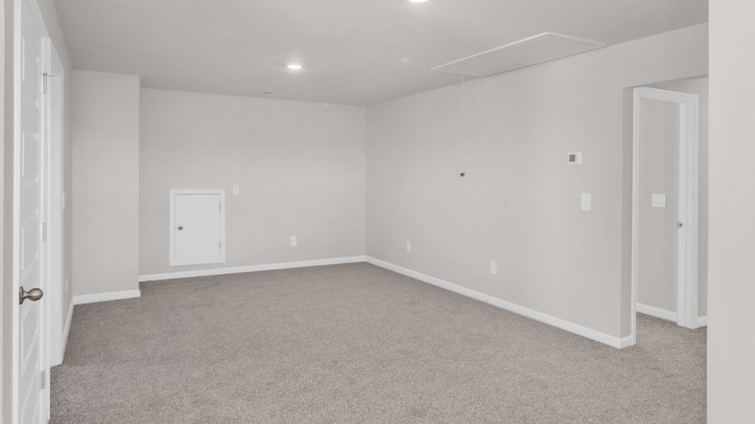 Spacious, unfurnished interior of a new home in Bailey Park, Fayetteville (Image 27).