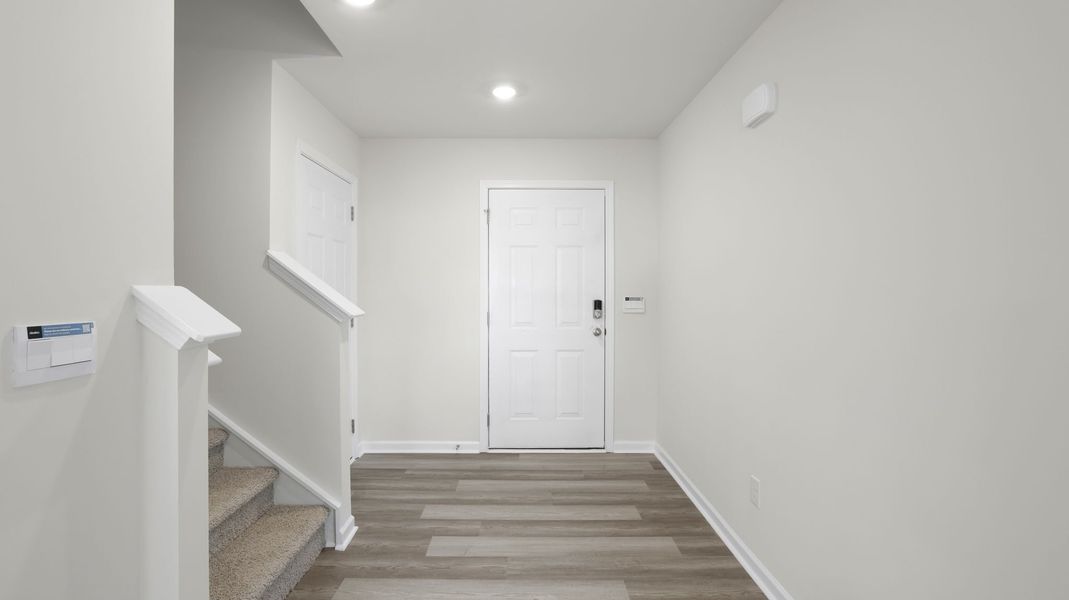 Spacious, unfurnished interior of a new home in Trailside Run, Spartanburg (Image 13).