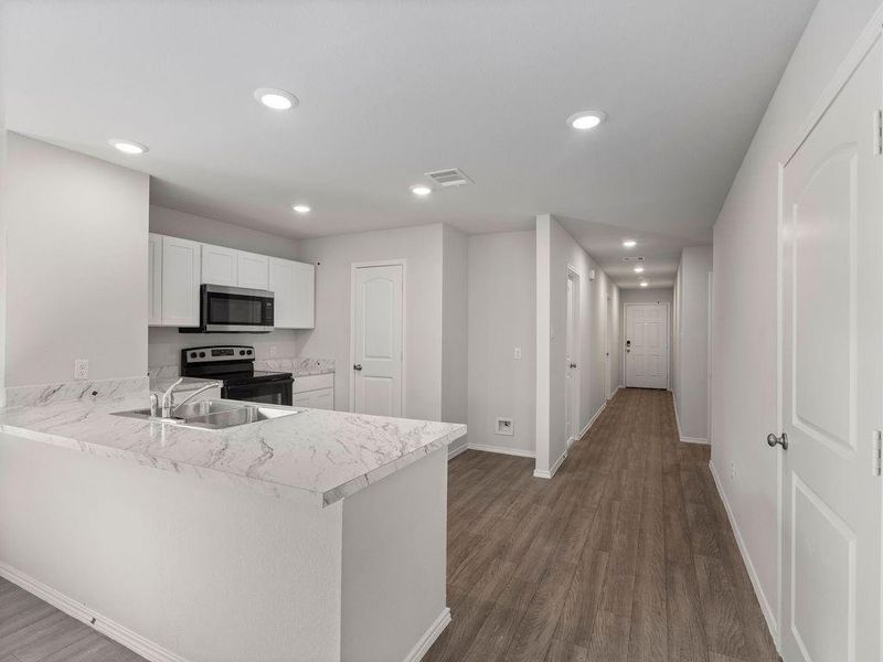 Furnished interior view inside a new home in , Lufkin (Image 8).