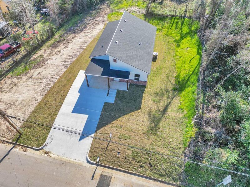 Exterior details and patio area of a home in , Tyler (Image 25).