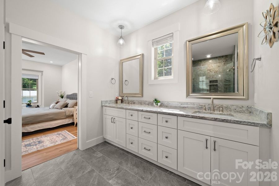 Large double Vanity Large double Vanity