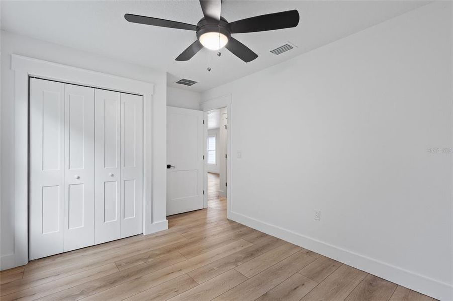 Spacious, unfurnished interior of a new home in , Jasper (Image 23).