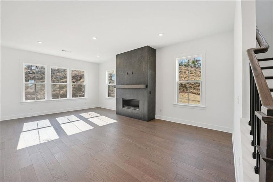 Spacious, unfurnished interior of a new home in Sterling Pointe, Cumming (Image 23).