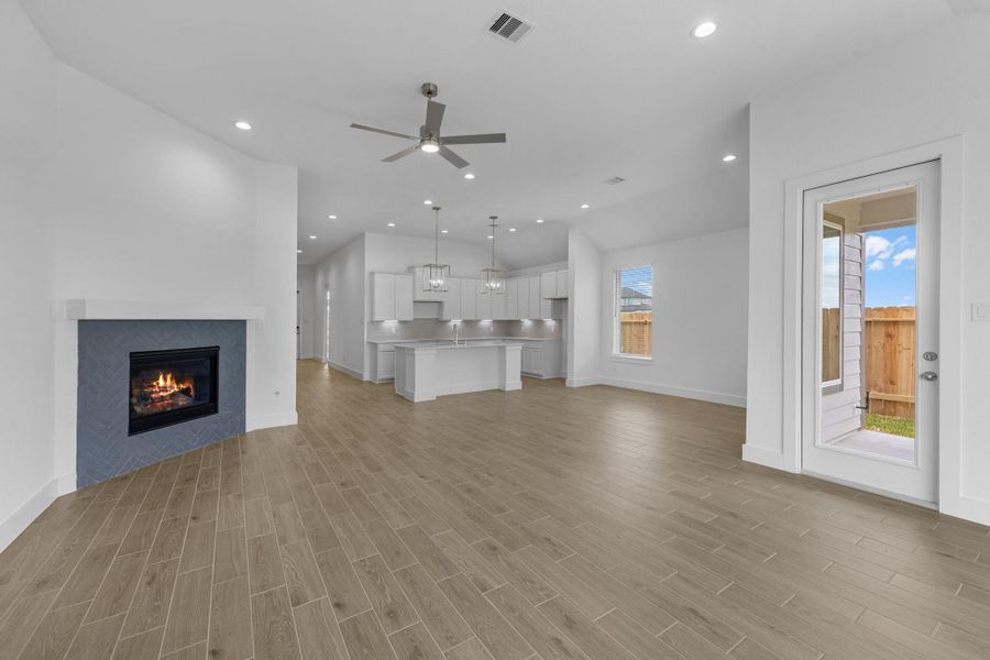 Spacious, unfurnished interior of a new home in Beacon Hill, Waller (Image 15).