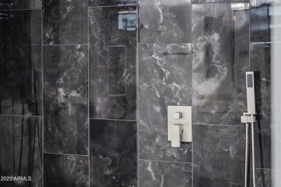 102__mgl2251 102__mgl2251