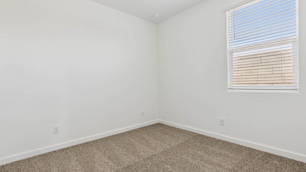 Spacious, unfurnished interior of a new home in Sorrento, Maricopa (Image 16).
