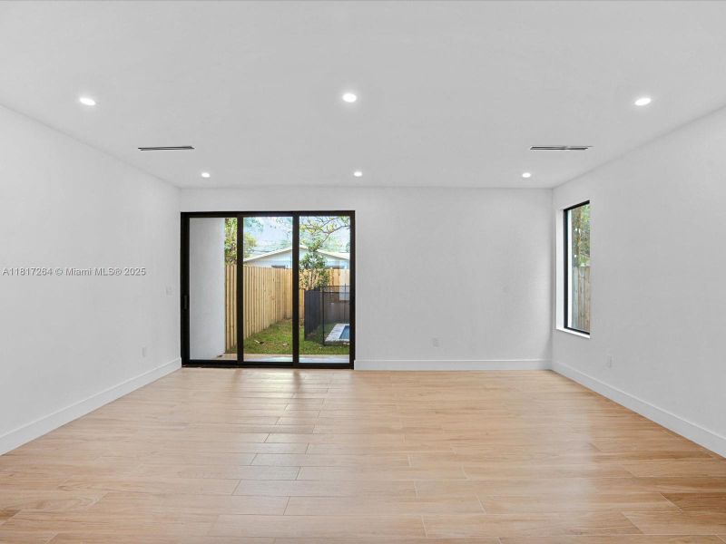 Spacious, unfurnished interior of a new home in , Miami (Image 29).