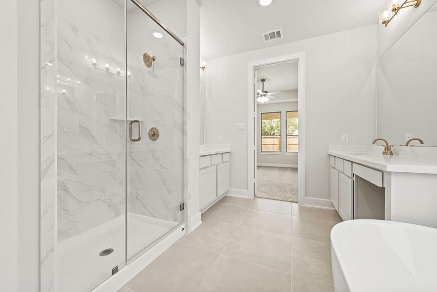 Representative image. Features, selections and colors may vary.