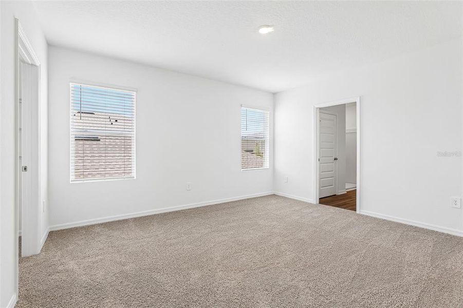 Spacious, unfurnished interior of a new home in Avalon Park Tavares, Tavares (Image 30).