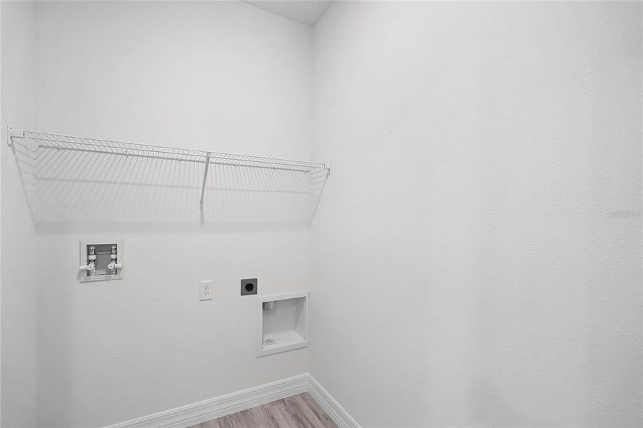 Spacious, unfurnished interior of a new home in , Lakeland (Image 30).