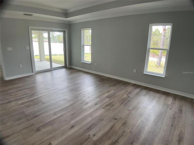 Spacious, unfurnished interior of a new home in , Punta Gorda (Image 10).