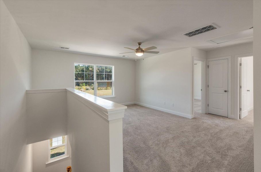Spacious, unfurnished interior of a new home in Oakley Pointe, Moncks Corner (Image 19).