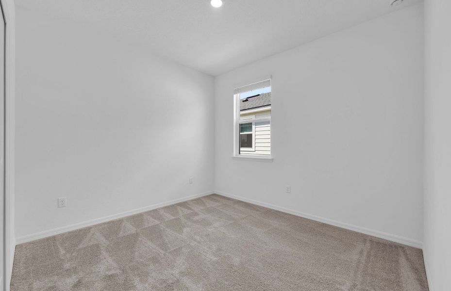 Spacious, unfurnished interior of a new home in Hyland Trail, Green Cove Springs (Image 17).