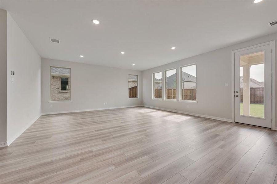 Spacious, unfurnished interior of a new home in Spiritas Ranch, Little Elm (Image 17).