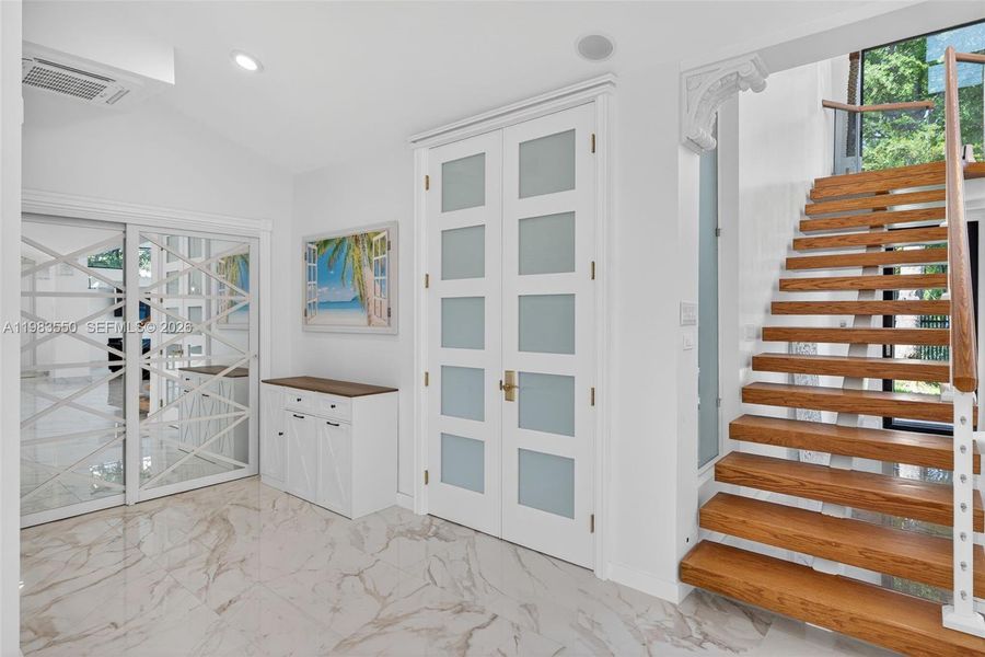 Image 91 of a home in .