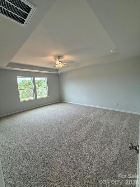 Spacious, unfurnished interior of a new home in Piper Creek, Newton (Image 11).