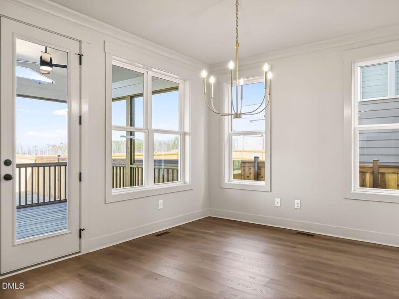 011-1280x960-dining-room