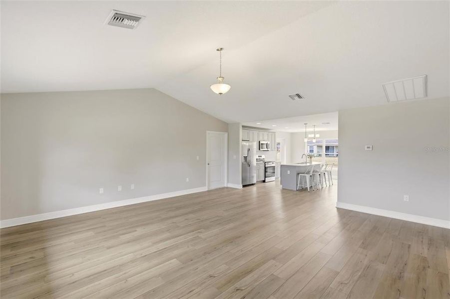 Spacious, unfurnished interior of a new home in , Sebring (Image 19).