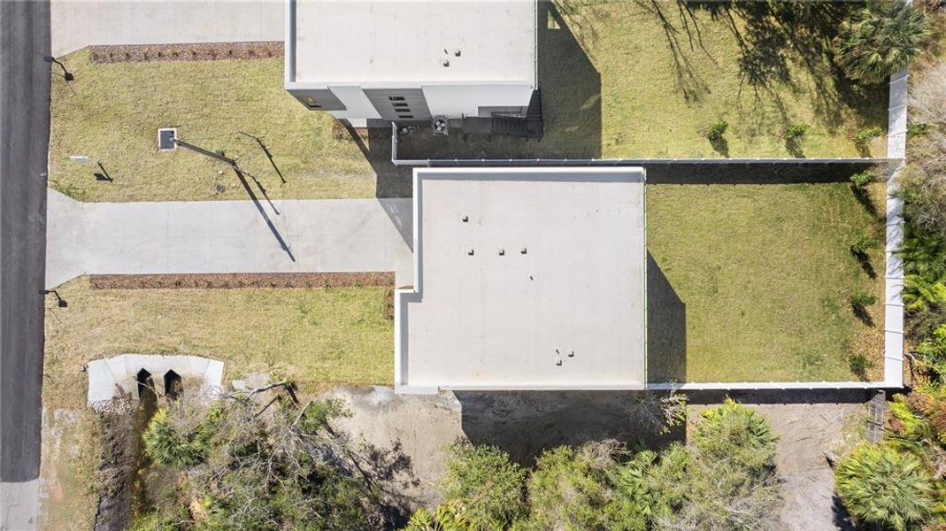 Exterior details and patio area of a home in , Oldsmar (Image 28).