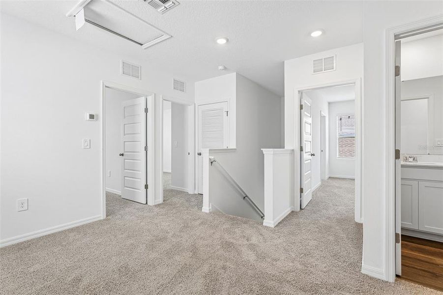 Spacious, unfurnished interior of a new home in Avalon Park Tavares, Tavares (Image 20).
