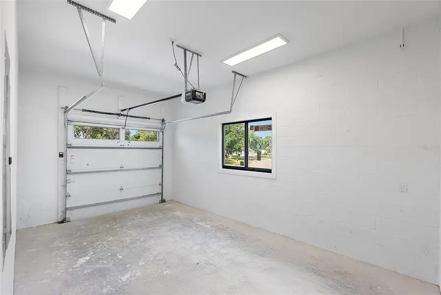 Spacious, unfurnished interior of a new home in , St. Petersburg (Image 44).