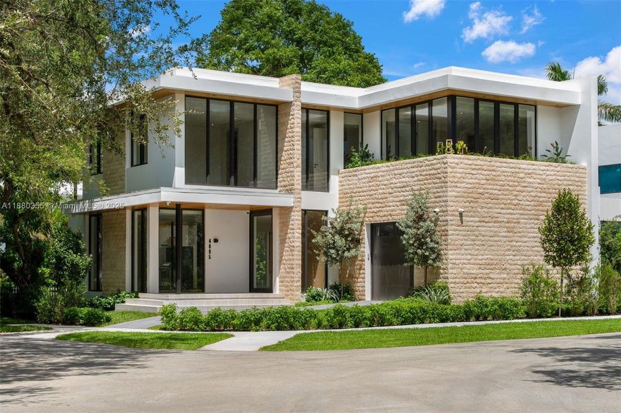 Image 21 of a home in .