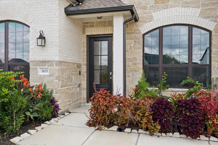 Exterior details and patio area of a home in Westland Ranch, League City (Image 23).